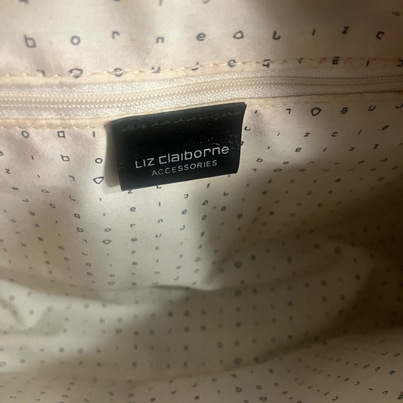 Elegant Pink Liz Claiborne Crocodile-Embossed Handbag - Picture 2 of 8